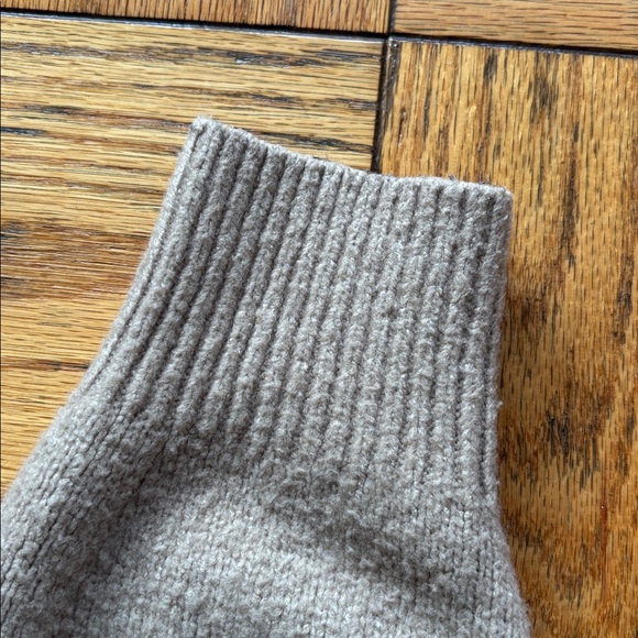 Universal Thread Long Sleeve Crewneck Sweater Les Alpes Tan Mountain Size Small - Picture 6 of 10